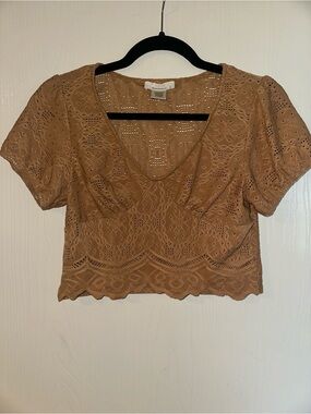 URBAN Romantics Tan Crochet Lace V-Neck Crop Top